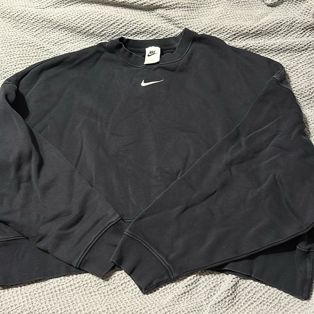 Women’s Nike black Cropped Swoosh Sweatshirt